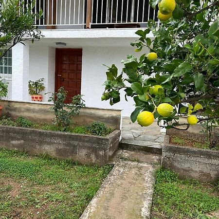 Agapis Residence Kalivia Thorikou Exterior foto